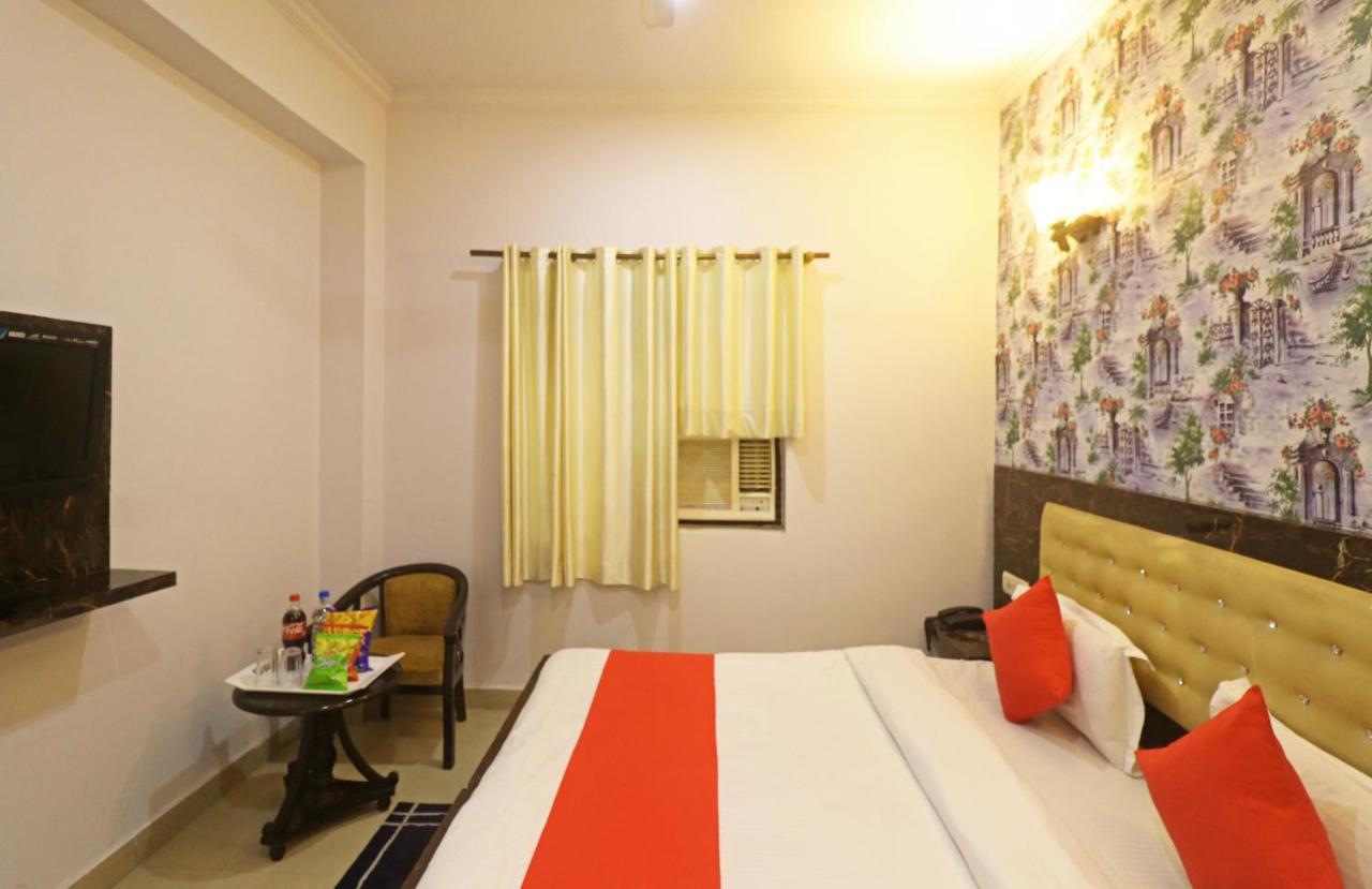 Airport Samara Inn Ню Делхи Екстериор снимка