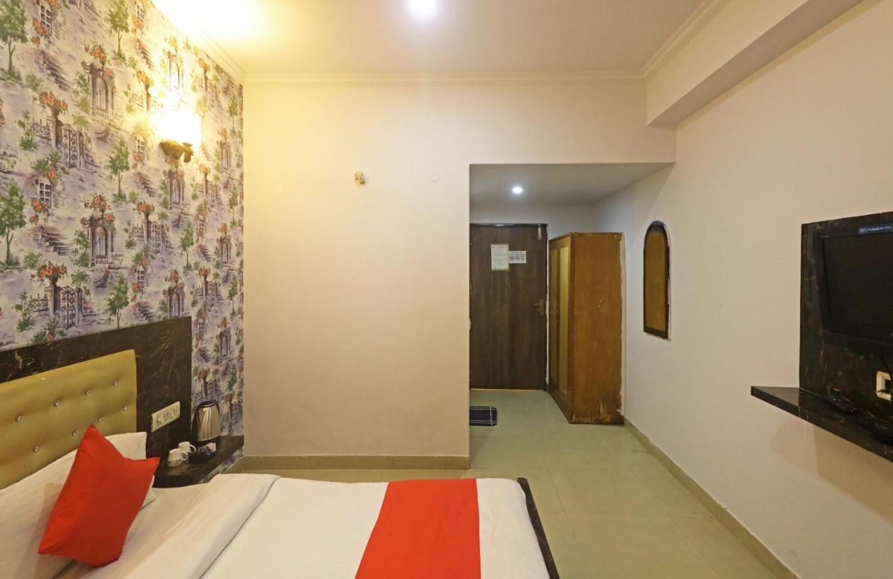 Airport Samara Inn Ню Делхи Екстериор снимка