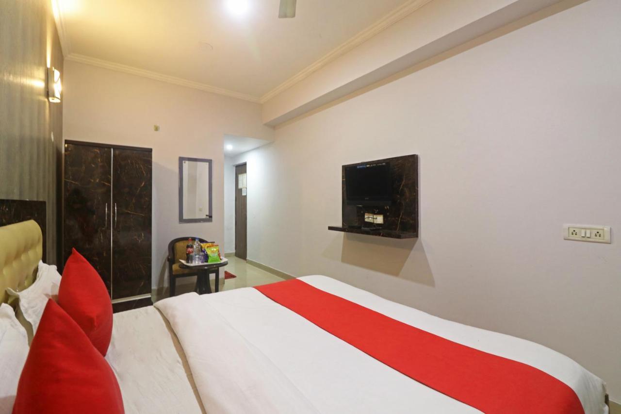 Airport Samara Inn Ню Делхи Екстериор снимка