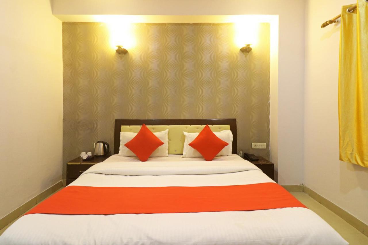 Airport Samara Inn Ню Делхи Екстериор снимка