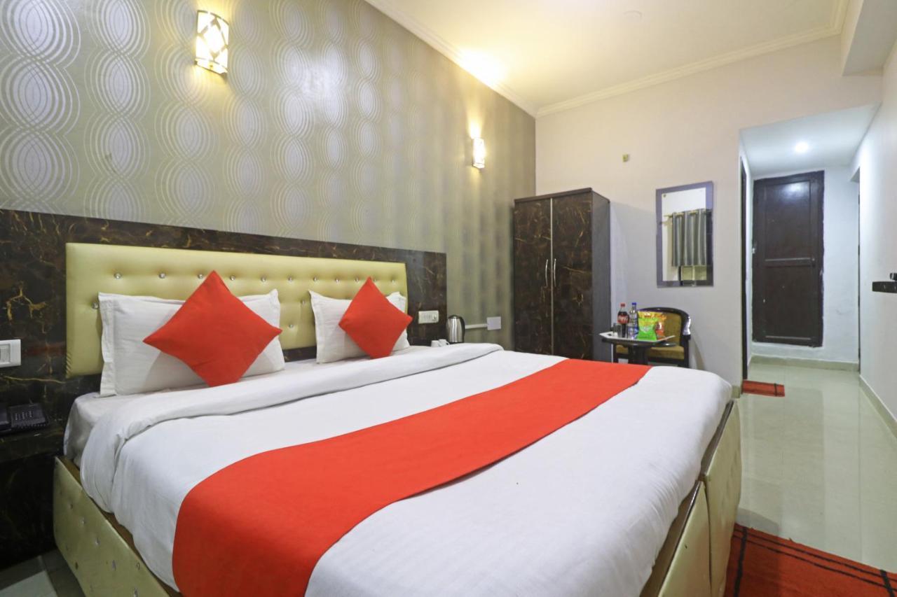 Airport Samara Inn Ню Делхи Екстериор снимка