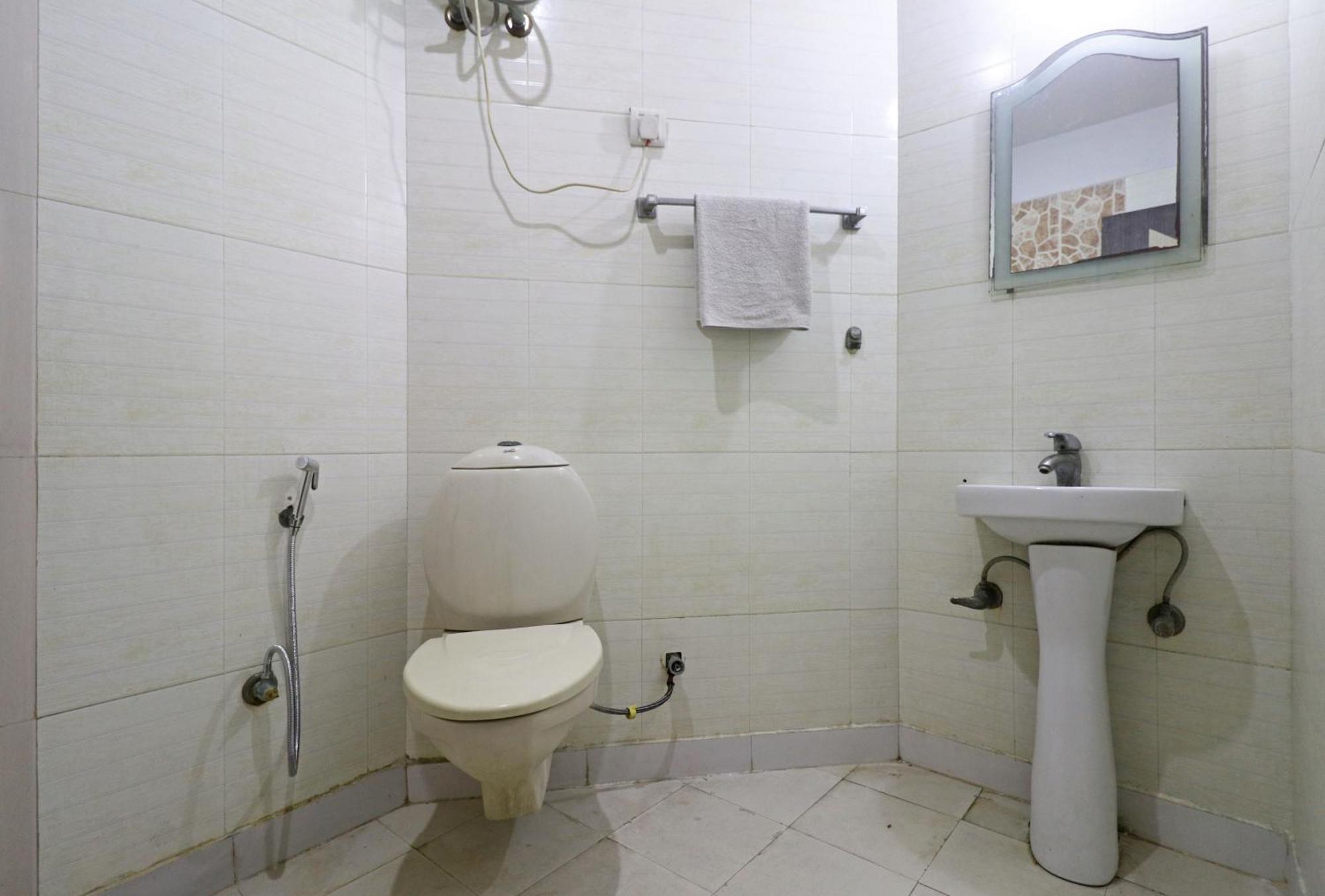 Airport Samara Inn Ню Делхи Екстериор снимка