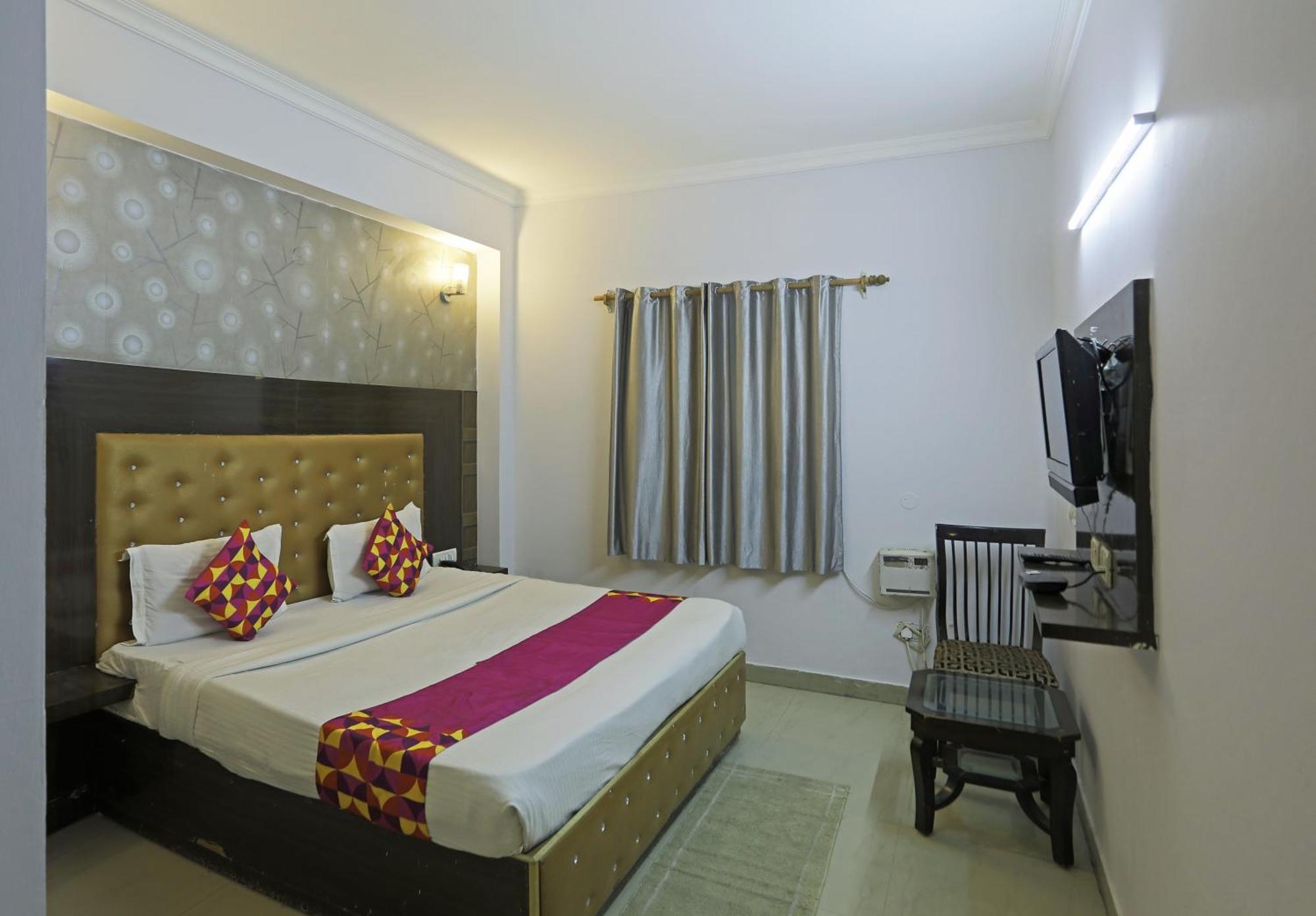 Airport Samara Inn Ню Делхи Екстериор снимка