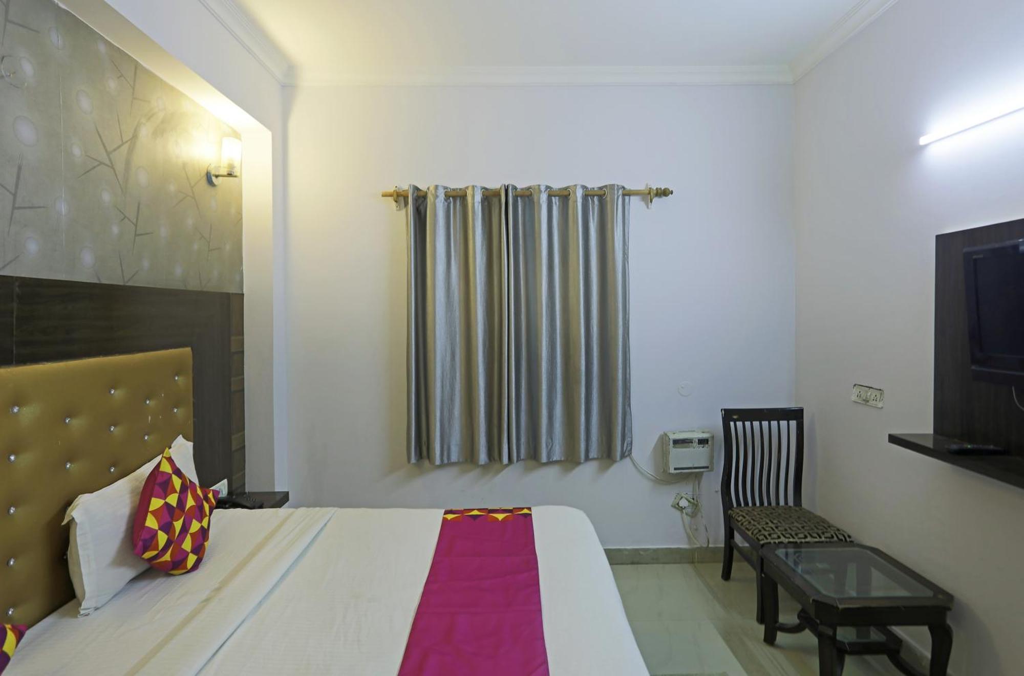 Airport Samara Inn Ню Делхи Екстериор снимка