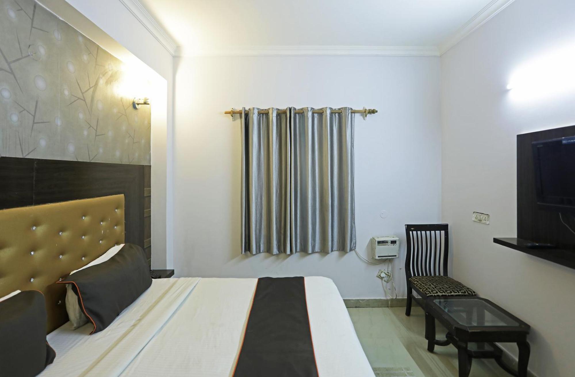 Airport Samara Inn Ню Делхи Екстериор снимка
